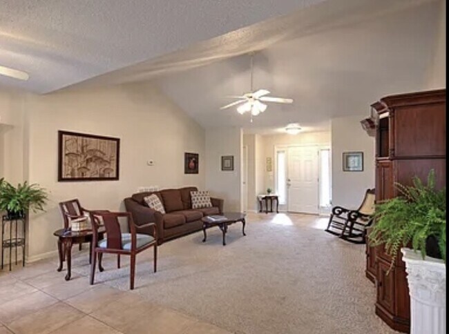 Building Photo - 1016 Sunnyside Dr
