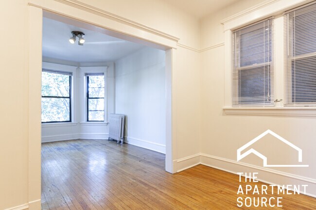 Building Photo - 3815 N Wilton Ave
