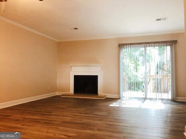 Foto del edificio - 1819 Cumberland Valley Pl SE