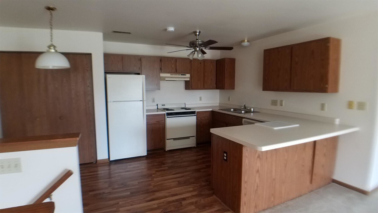 Primary Photo - S75W16830-W16830 Gregory Dr