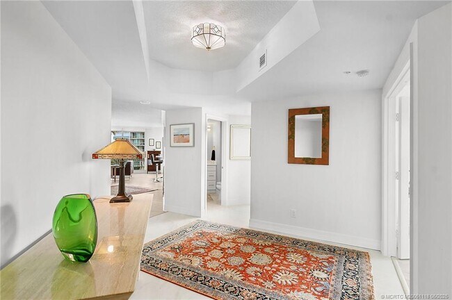 Building Photo - 8600 S Ocean Dr