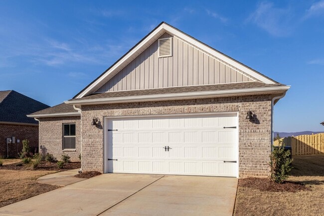 Building Photo - 6030 Margie Collins Dr SE
