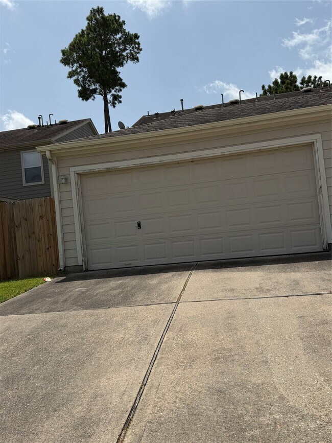 Building Photo - 2123 Rustling Trees Way