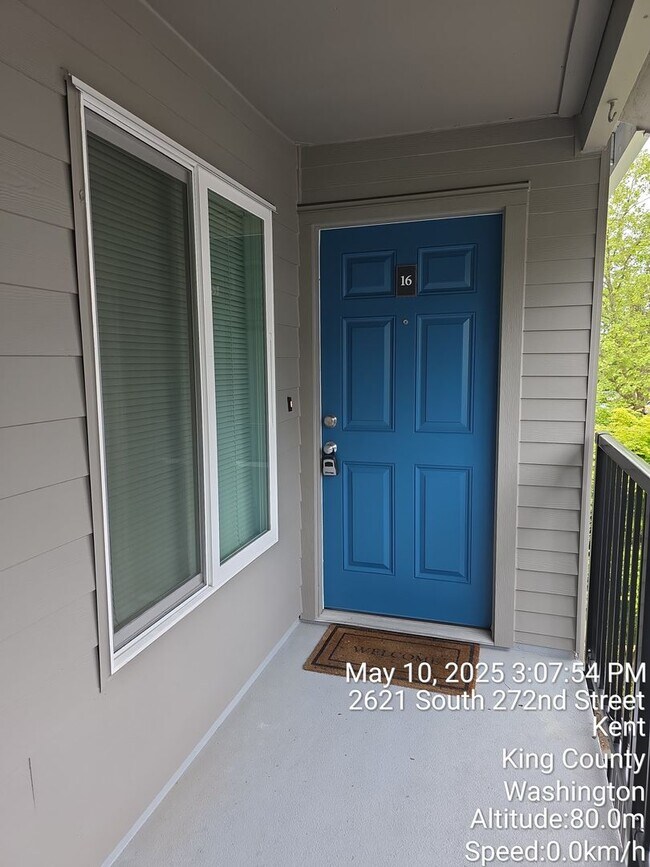 Building Photo - Kent west hill condo - 2 bedroom and 2 bat...