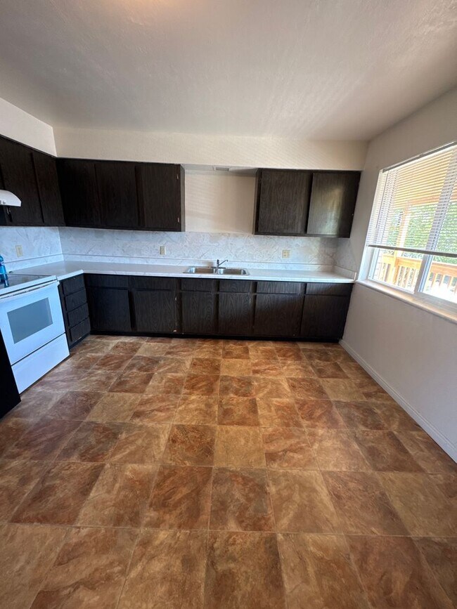 Foto del edificio - 47 W 600 N