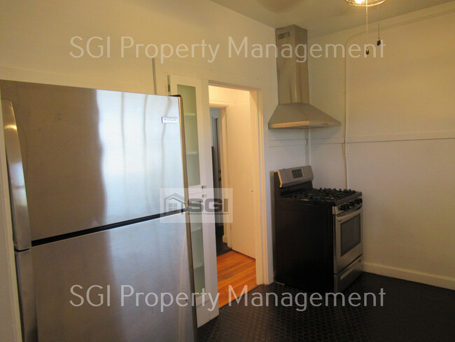 Building Photo - Historic 1 bed 1 bath remodeled home for rent