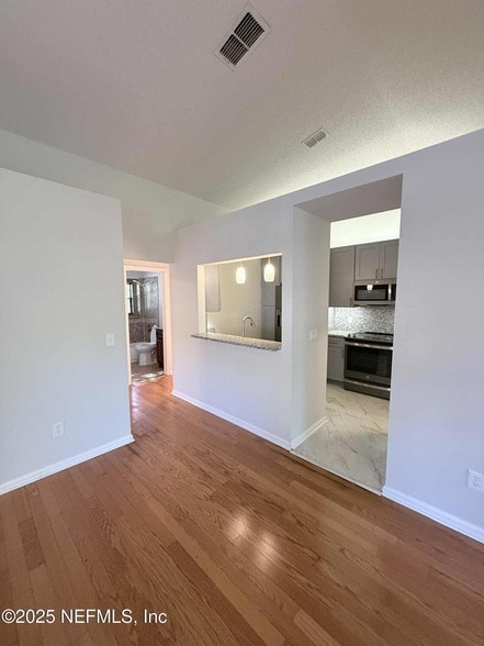 Foto del edificio - 8715 Belle Rive Blvd