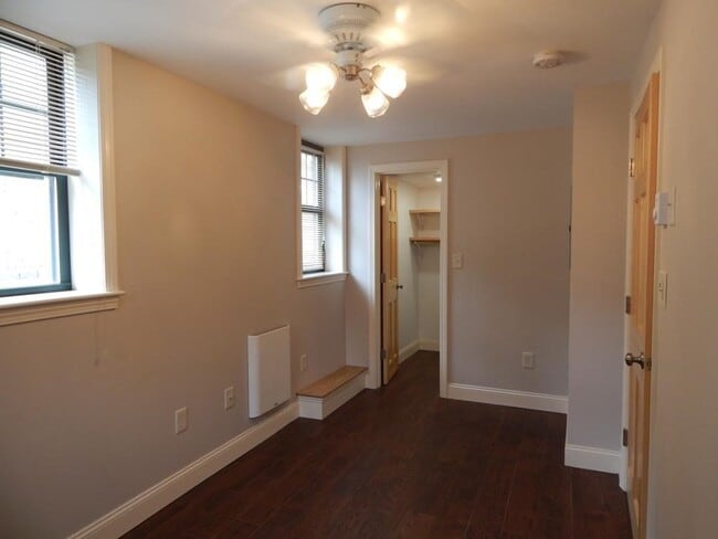 Building Photo - 31 Decatur St