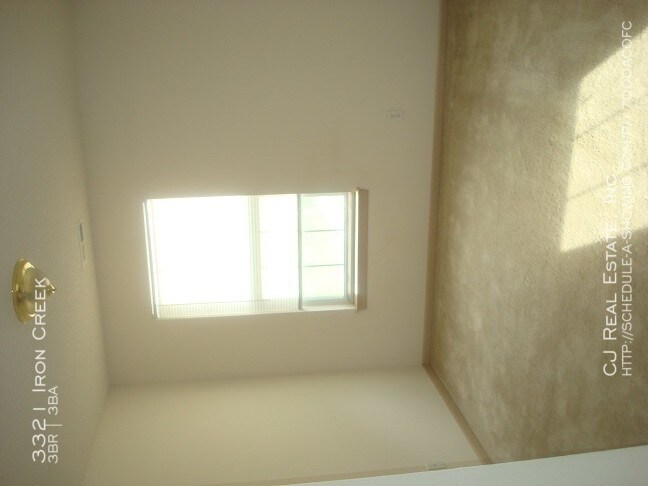 Building Photo - 3321 SW Iron Creek Dr