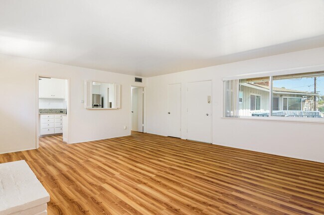 Building Photo - 230 Playa Del Norte