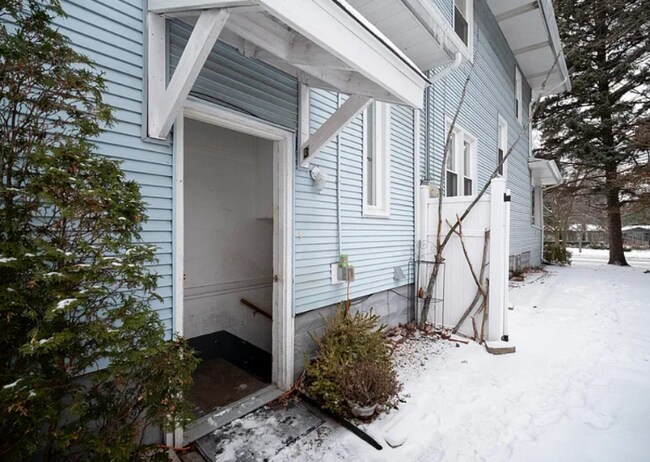 Foto del edificio - 720 E Ludington Ave