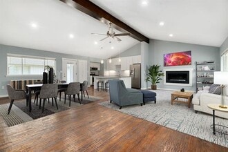 Building Photo - 3330 Darvany Dr