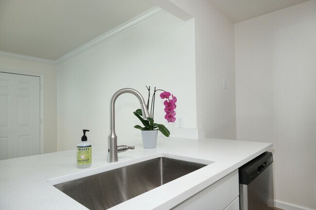 Foto del edificio - 2008 Clover Ln