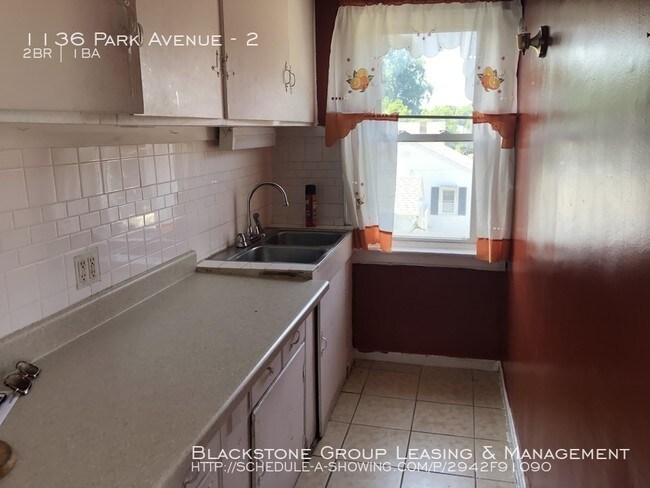 Building Photo - 1136 Park Avenue