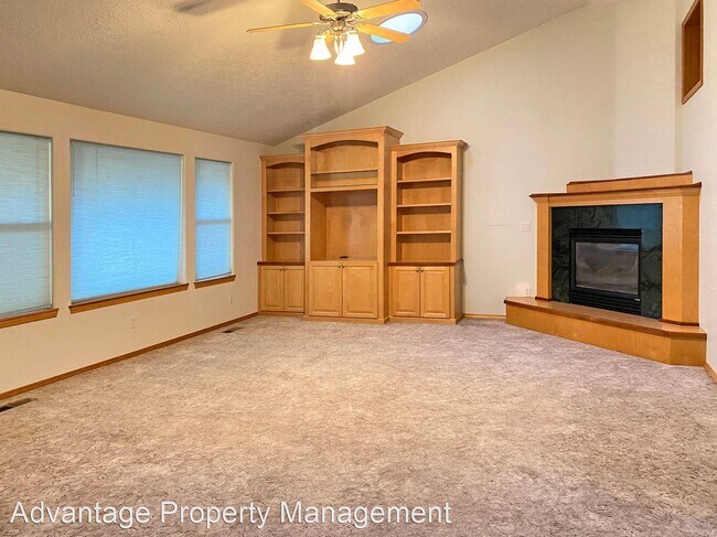 Building Photo - 3 br, 2 bath House - 1340 SW Timian Street
