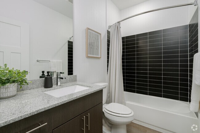 Estudio, 1BA - 346SF - Baño - CoHo Apartments