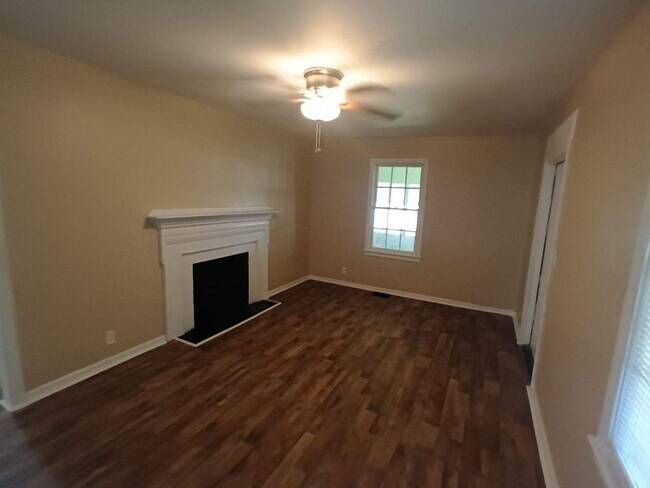 Building Photo - BELOW MARKET RENT!