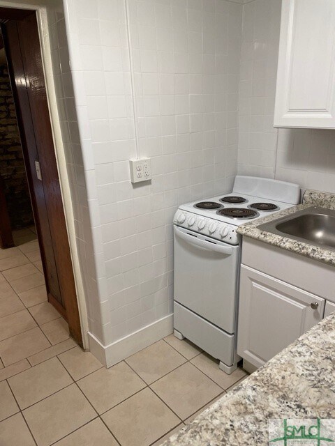 Foto del edificio - 124 E Harris St