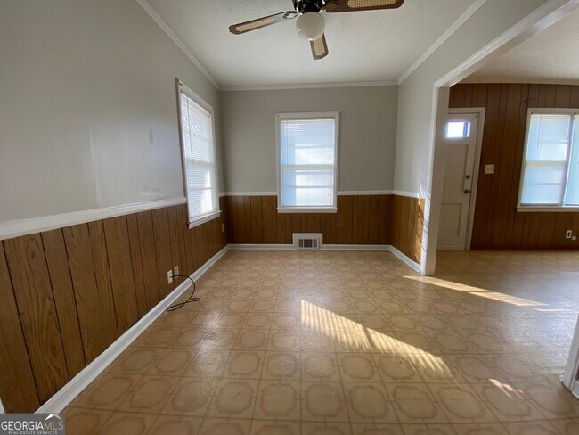 Foto del edificio - 225 S Myrtle St