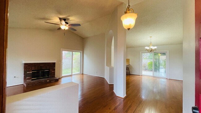 Foto del edificio - Charming 3 bedroom 2 bathroom Highland hom...