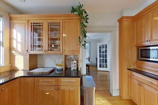 Foto del edificio - 27 Cranston Ave