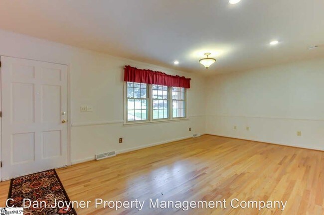 Foto del edificio - 203 Wakewood Way