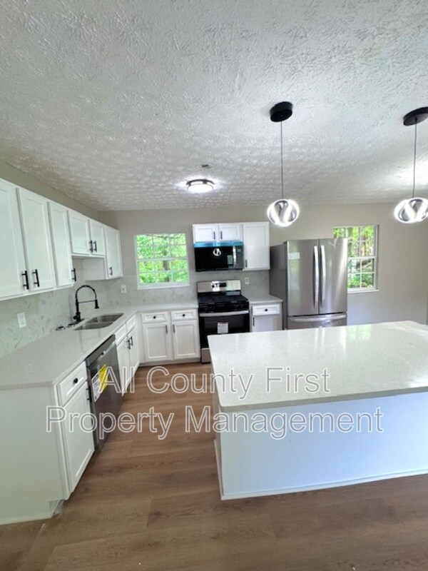 Foto del edificio - 801 Plainville Terrace SW