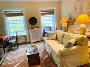 Building Photo - 112 W 78th St