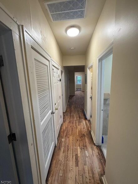 Foto del edificio - 151-151 Scheerer Ave