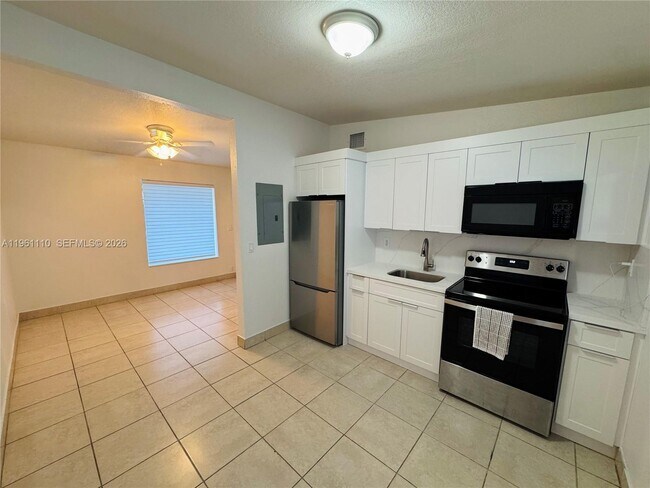 Foto del edificio - 1340 NW 60th St