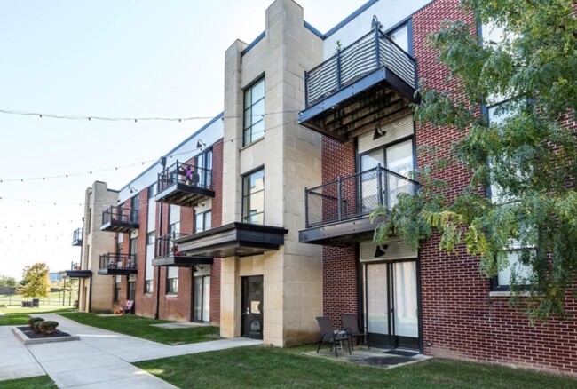 Building Photo - Stadium Lofts & Flats