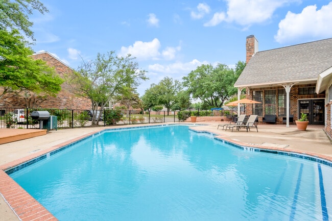 Building Photo - Cambridge Village