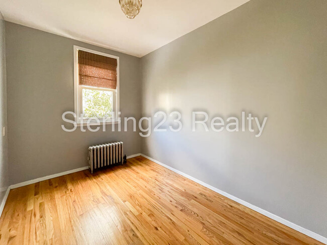 1 BEDROOM - NO CLOSET - 2550 22nd St