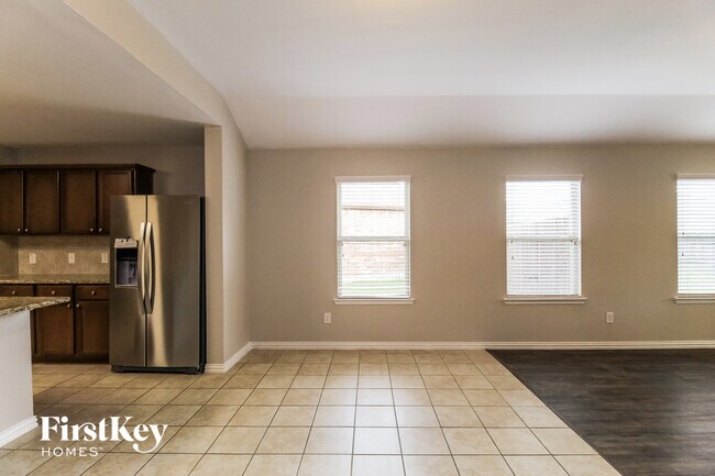 Foto del edificio - 1102 Ruby Ct