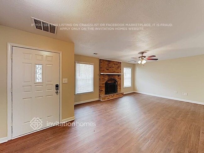 Foto del edificio - 103 Honeysuckle Ln