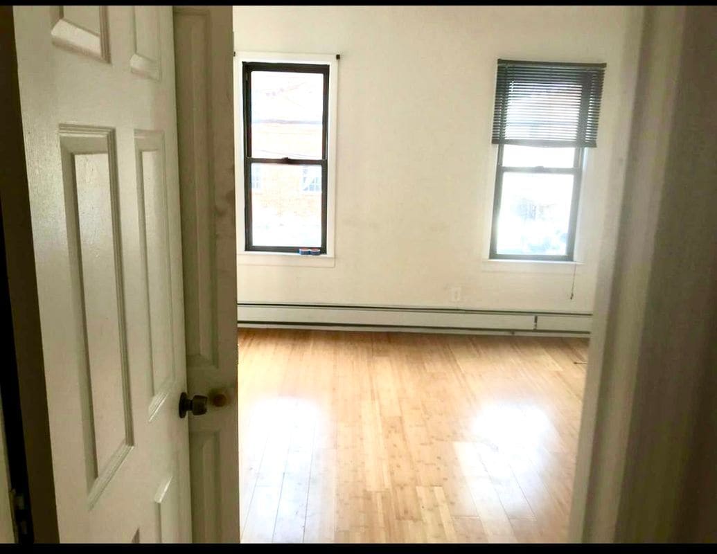 Building Photo - 159 3rd St