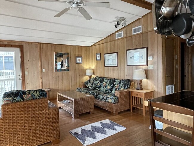 Foto del edificio - 57144 Lighthouse Rd