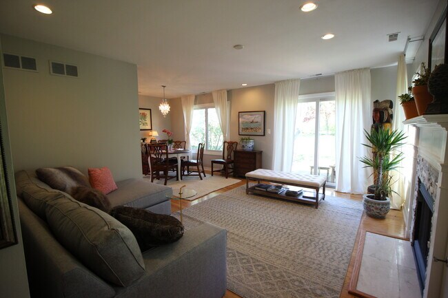 Building Photo - 1307 Barclay Ln