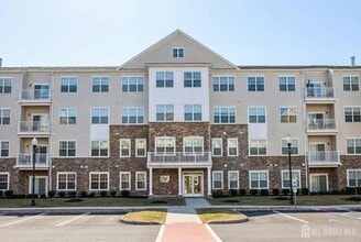 Building Photo - 243 Lohan Dr