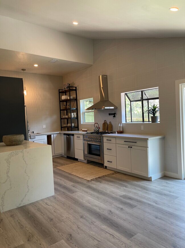 Building Photo - 138 Paradise Valley Dr