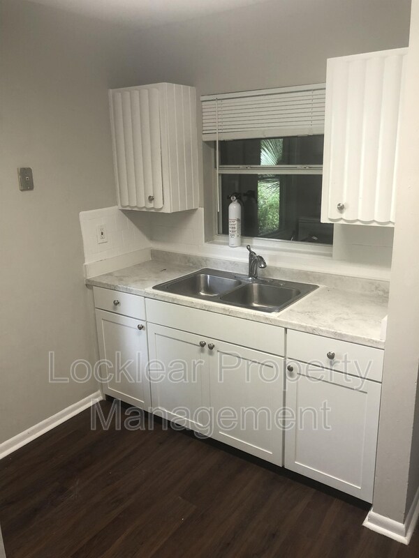Foto del edificio - 1570 W 34th St