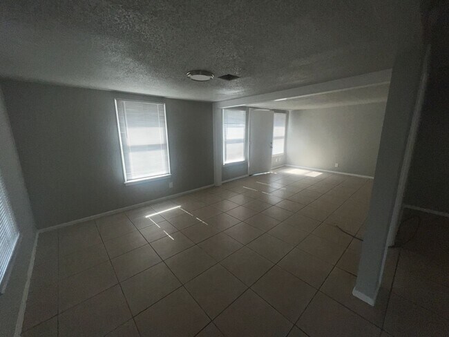 Foto del edificio - 4319 Carroll Ln