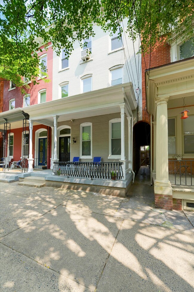 Foto del edificio - 523 W Chestnut St