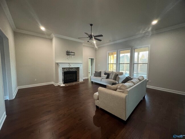 Foto del edificio - 5006 River Birch Ln