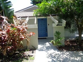 Building Photo - 3109 SW 20th Terrace