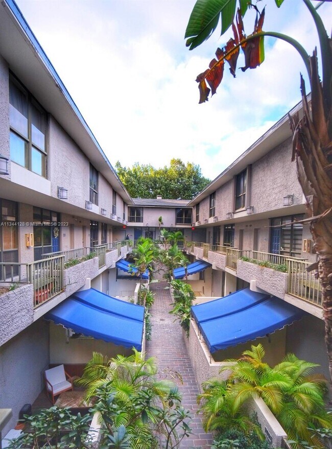 Building Photo - 2666 Tigertail Ave