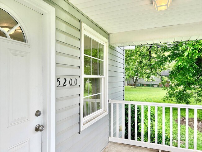 Foto del edificio - 5200 Statesville Rd