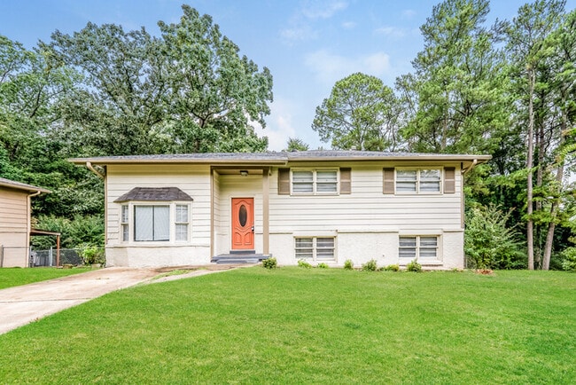 Building Photo - 825 Park Dr