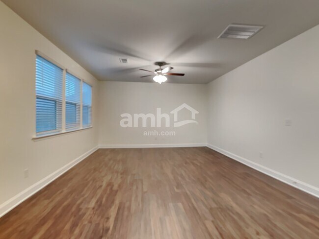 Building Photo - 128 Alaina Ct