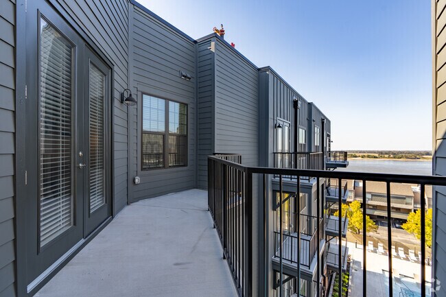 3BR, 3BA - 1316SF - The Oliver Luxury Apartments